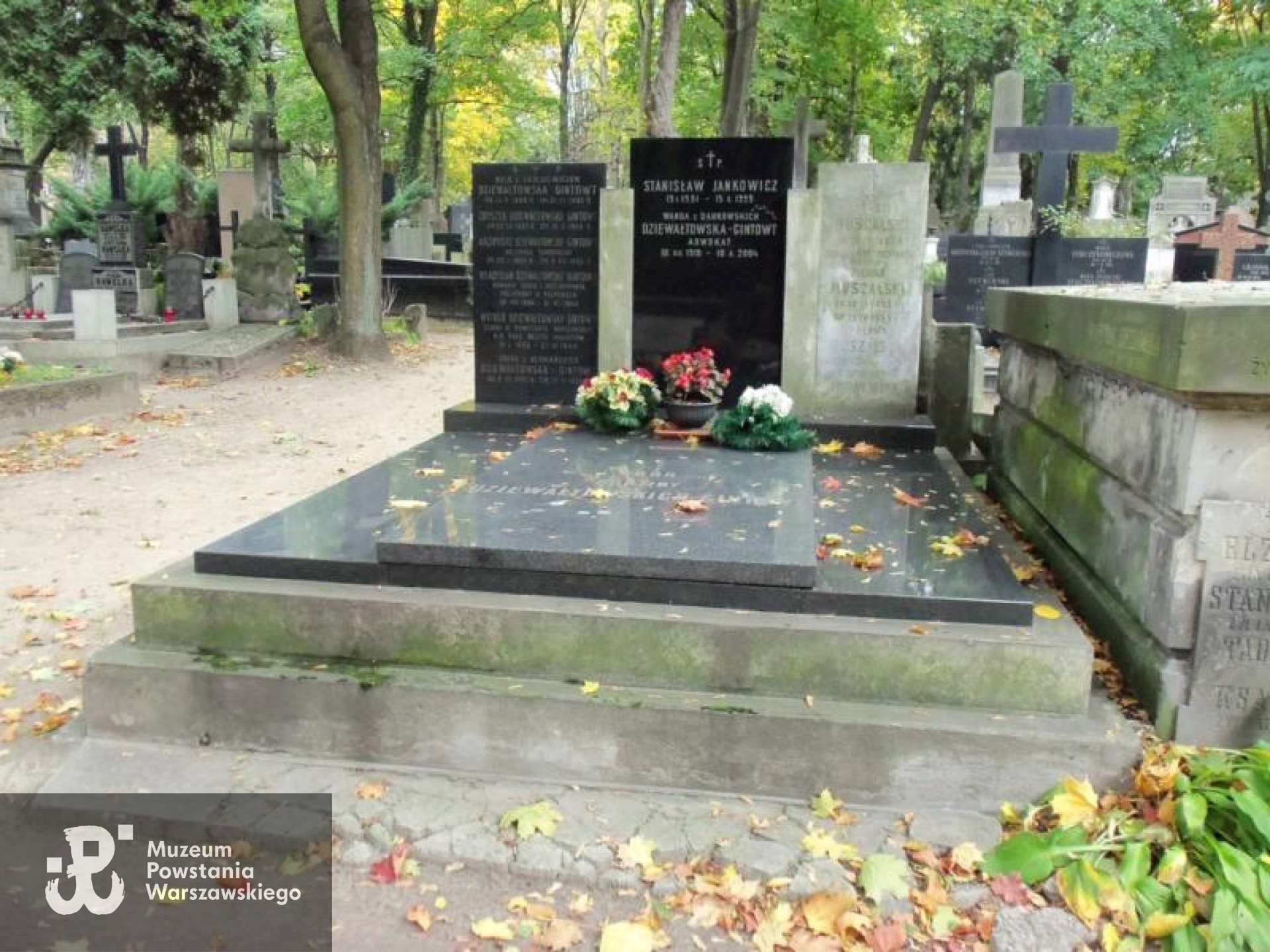 Źródło: https://cmentarze.um.warszawa.pl/pomnik.aspx?pom_id=24127 [dostęp: 9.04.2025].