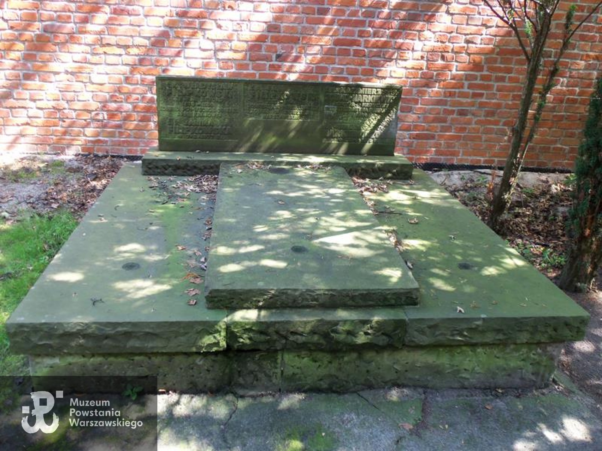 Źródło: https://cmentarze.um.warszawa.pl/pomnik.aspx?pom_id=41385 [dostęp: 29.01.2026].