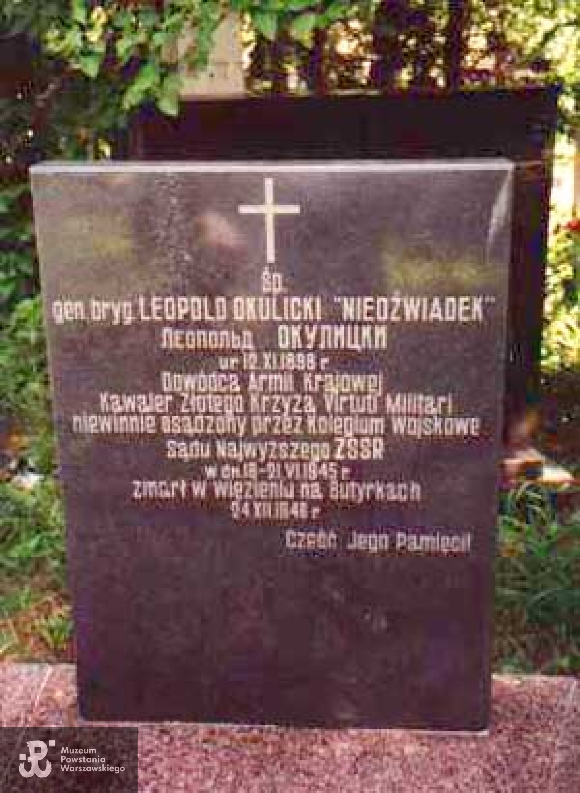 Grób na Donskoy Cemetery w Moskwie. Źródło: https://www.findagrave.com/memorial/12666/leopold-okulicki [dostęp: 10.02.2026].