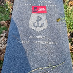 Źródło: https://pl.findagrave.com/memorial/249378163/kazimierz-wincenty-iranek-osmecki#view-photo=322773649 [dostęp: 6.06.2026].