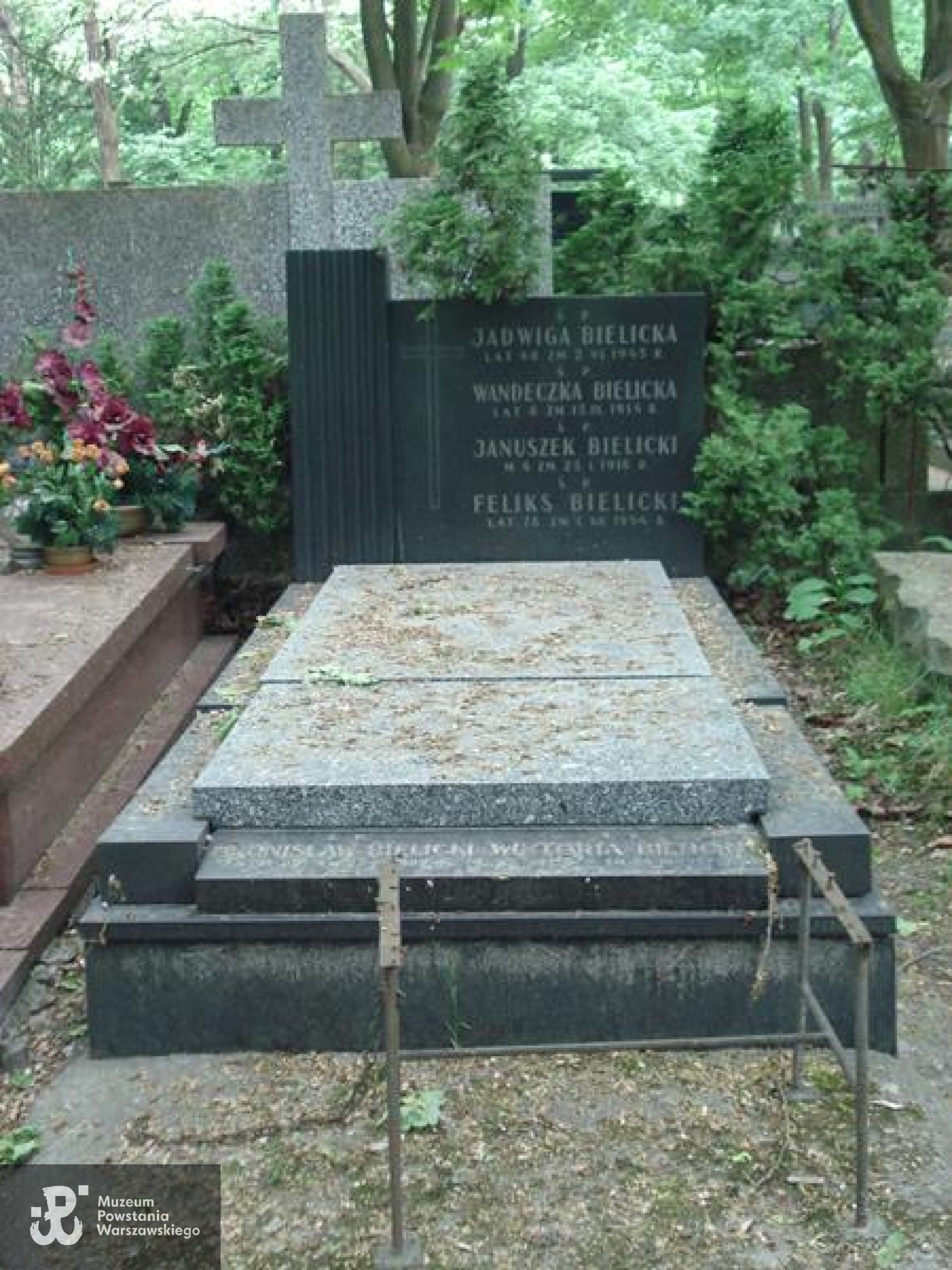 Źródło: https://cmentarze.um.warszawa.pl/pomnik.aspx?pom_id=62031 [dostęp: 22.05.2025].