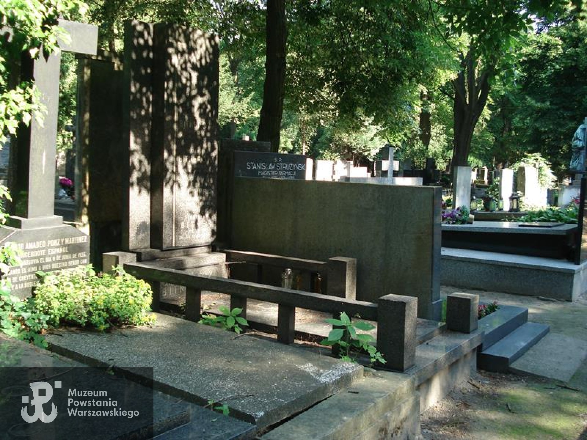 Źródło: https://cmentarze.um.warszawa.pl/pomnik.aspx?pom_id=44896 [dostęp: 26.05.2025].