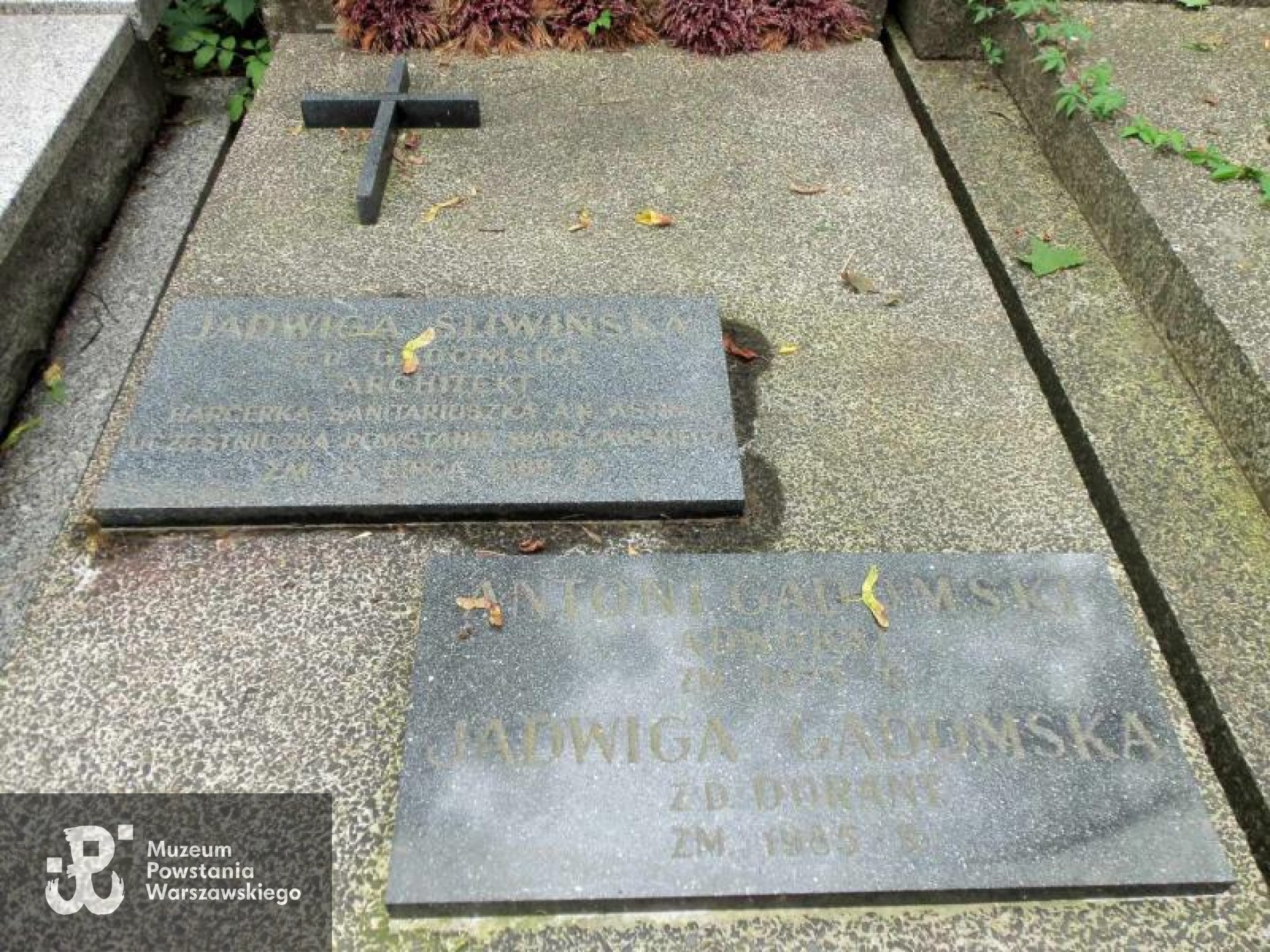Źródło: https://cmentarze.um.warszawa.pl/pomnik.aspx?pom_id=11616 [dostęp: 06.02.2026].