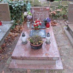 Źródło: https://sopot.grobonet.com/grobonet/start.php?id=detale&idg=2964 [dostęp: 26.01.2026].