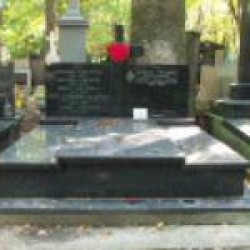 Źródło: https://cmentarze.um.warszawa.pl/pomnik.aspx?pom_id=28248 [dostęp: 10.04.2025].