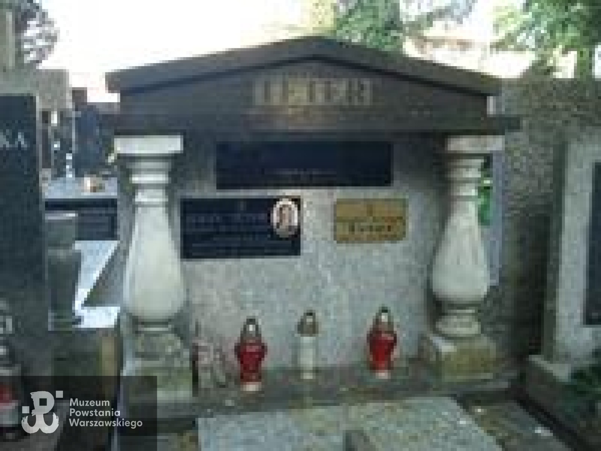 Źródło: https://cmentarze.um.warszawa.pl/pomnik.aspx?pom_id=61222 [dostęp: 10.04.2025].