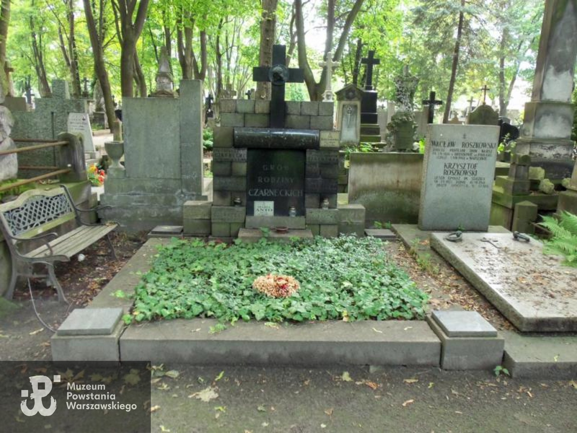 Źródło: https://cmentarze.um.warszawa.pl/pomnik.aspx?pom_id=17642 [dostęp: 18.09.2025].