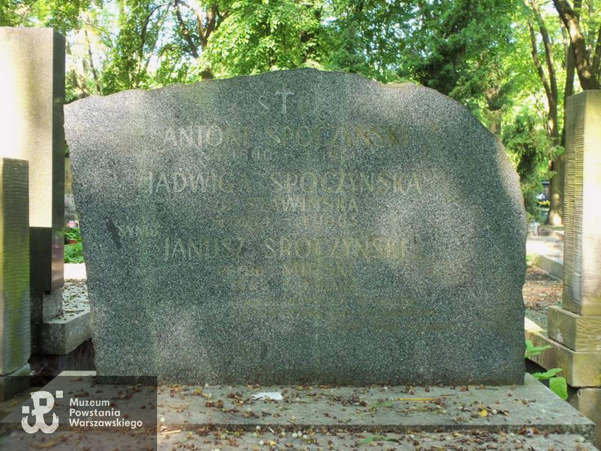 Źródło: https://cmentarze.um.warszawa.pl/pomnik.aspx?pom_id=39577 [dostęp: 10.04.2025].