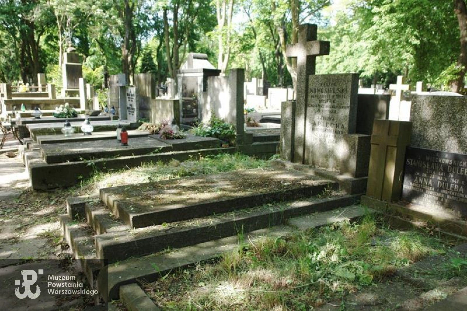 Źródło: https://cmentarze.um.warszawa.pl/pomnik.aspx?pom_id=36031 [dostęp: 10.04.2025].