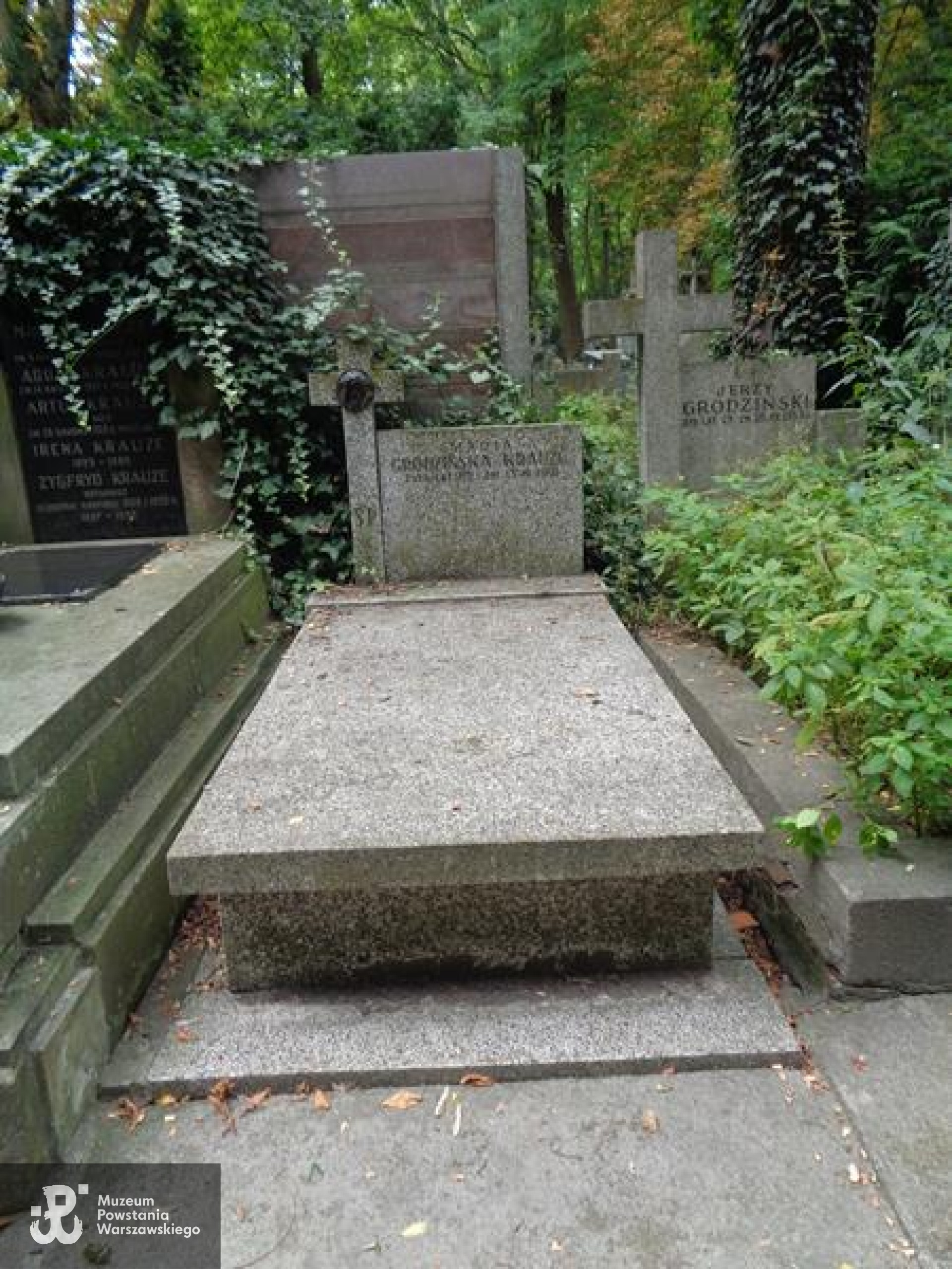 Źródło: https://cmentarze.um.warszawa.pl/pomnik.aspx?pom_id=52548 [dostęp: 15.04.2025].