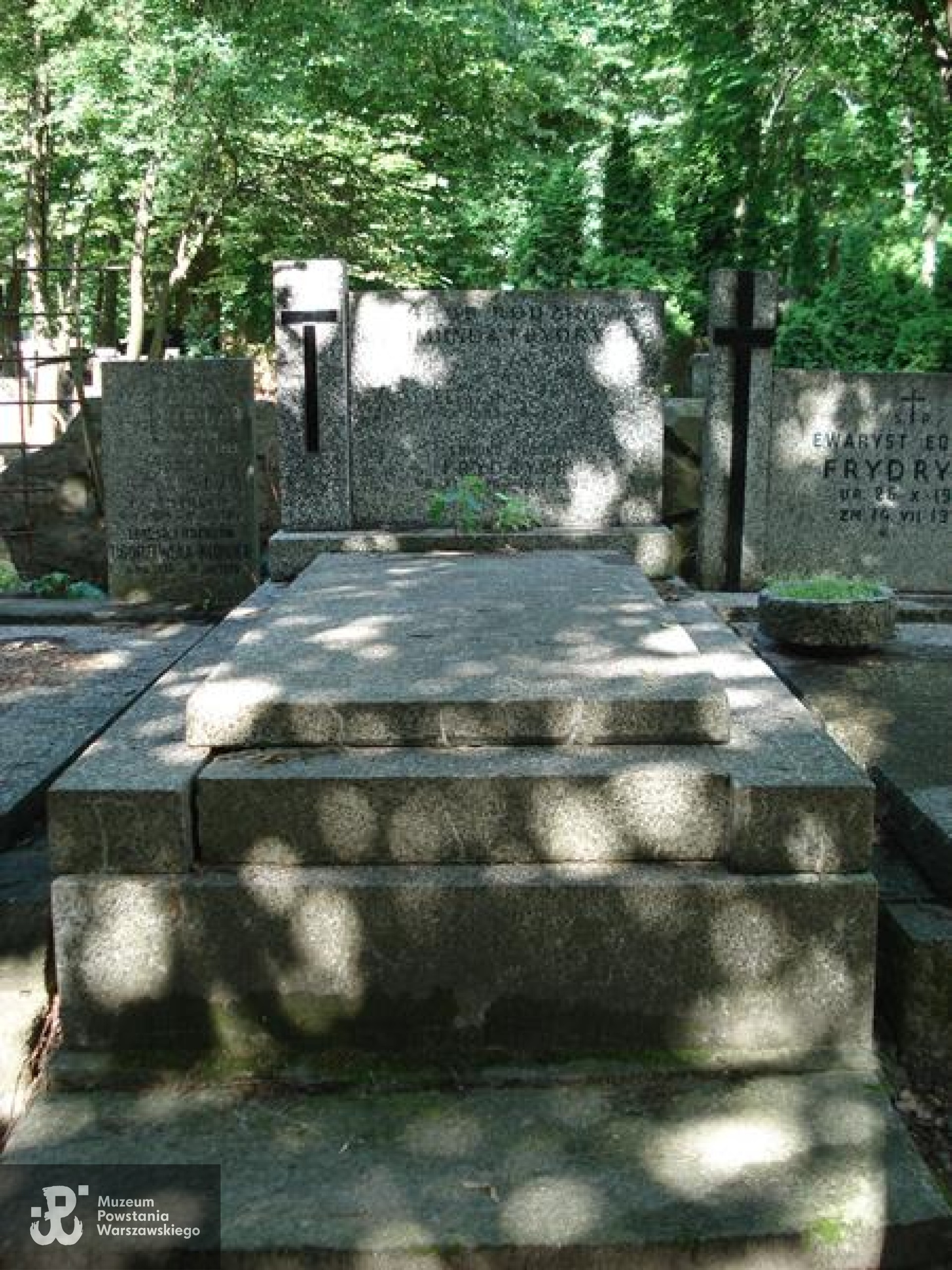 Źródło: https://cmentarze.um.warszawa.pl/pomnik.aspx?pom_id=44996 [dostęp: 04.02.2026].