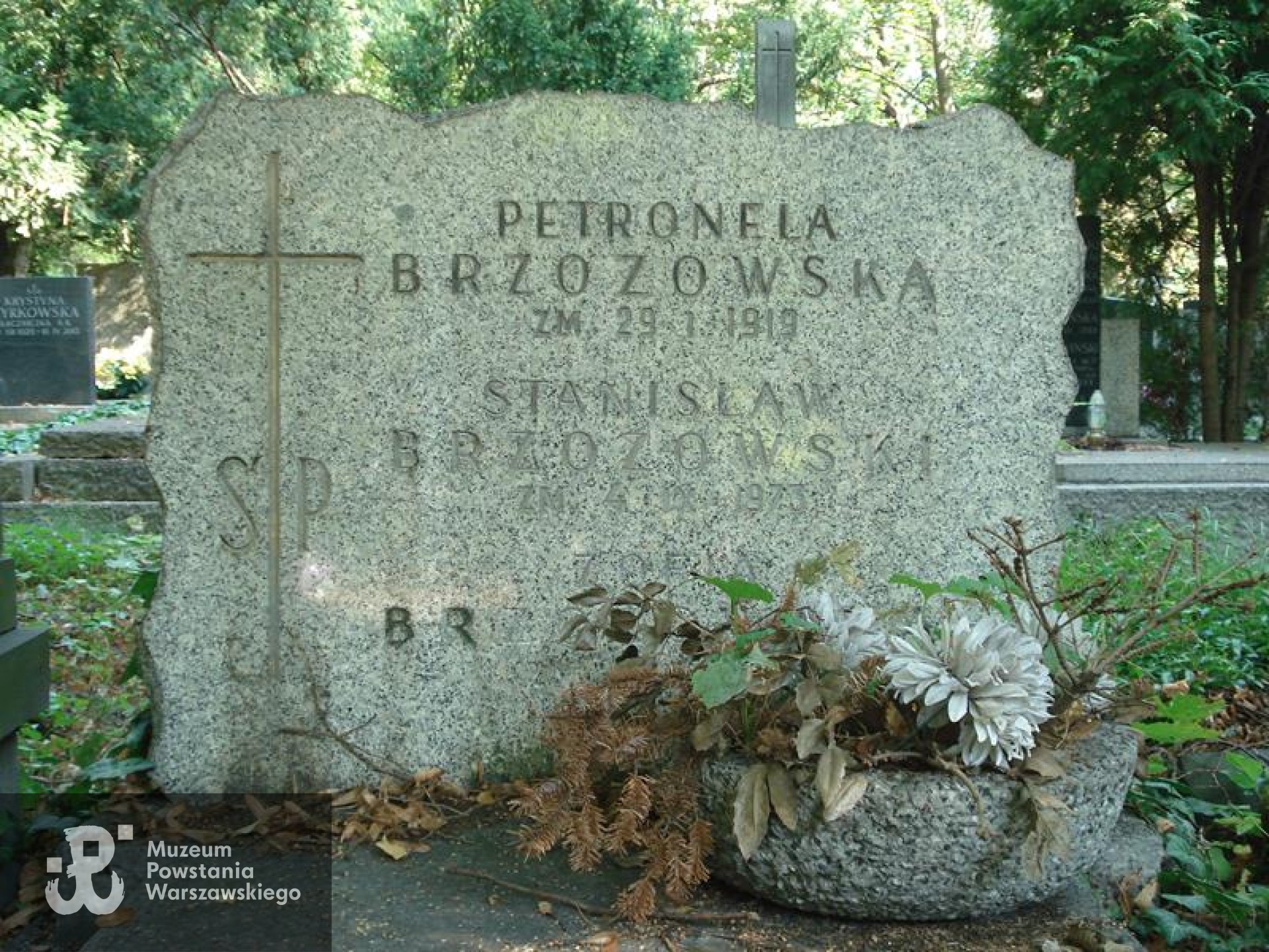 Źródło: https://cmentarze.um.warszawa.pl/pomnik.aspx?pom_id=42093 [dostęp: 16.10.2025].