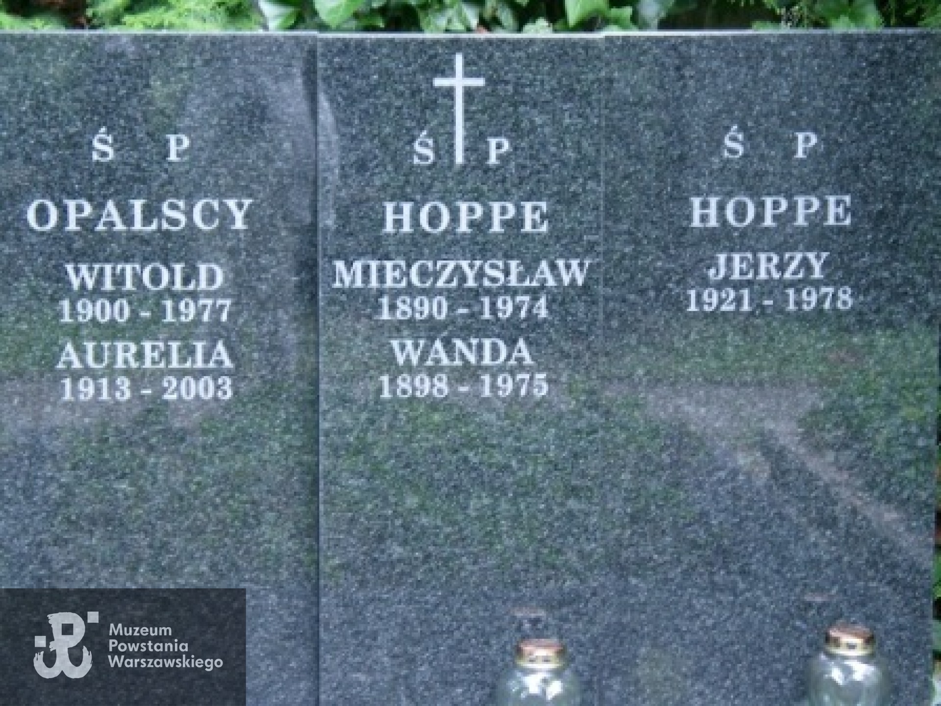 Źródło: https://wawamlynarska.grobonet.com/grobonet/start.php?id=detale&idg=731 [dostęp: 31.05.2026].