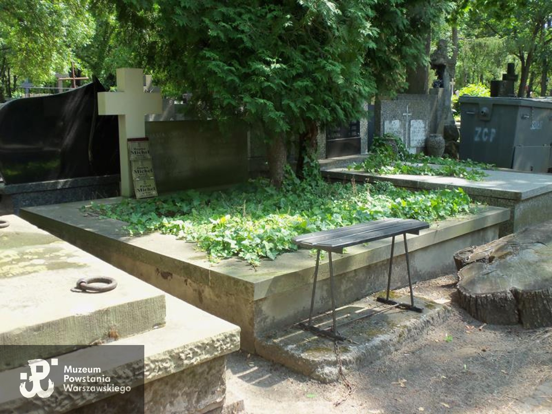 Źródło: https://cmentarze.um.warszawa.pl/pomnik.aspx?pom_id=32457 [dostęp: 10.04.2025].