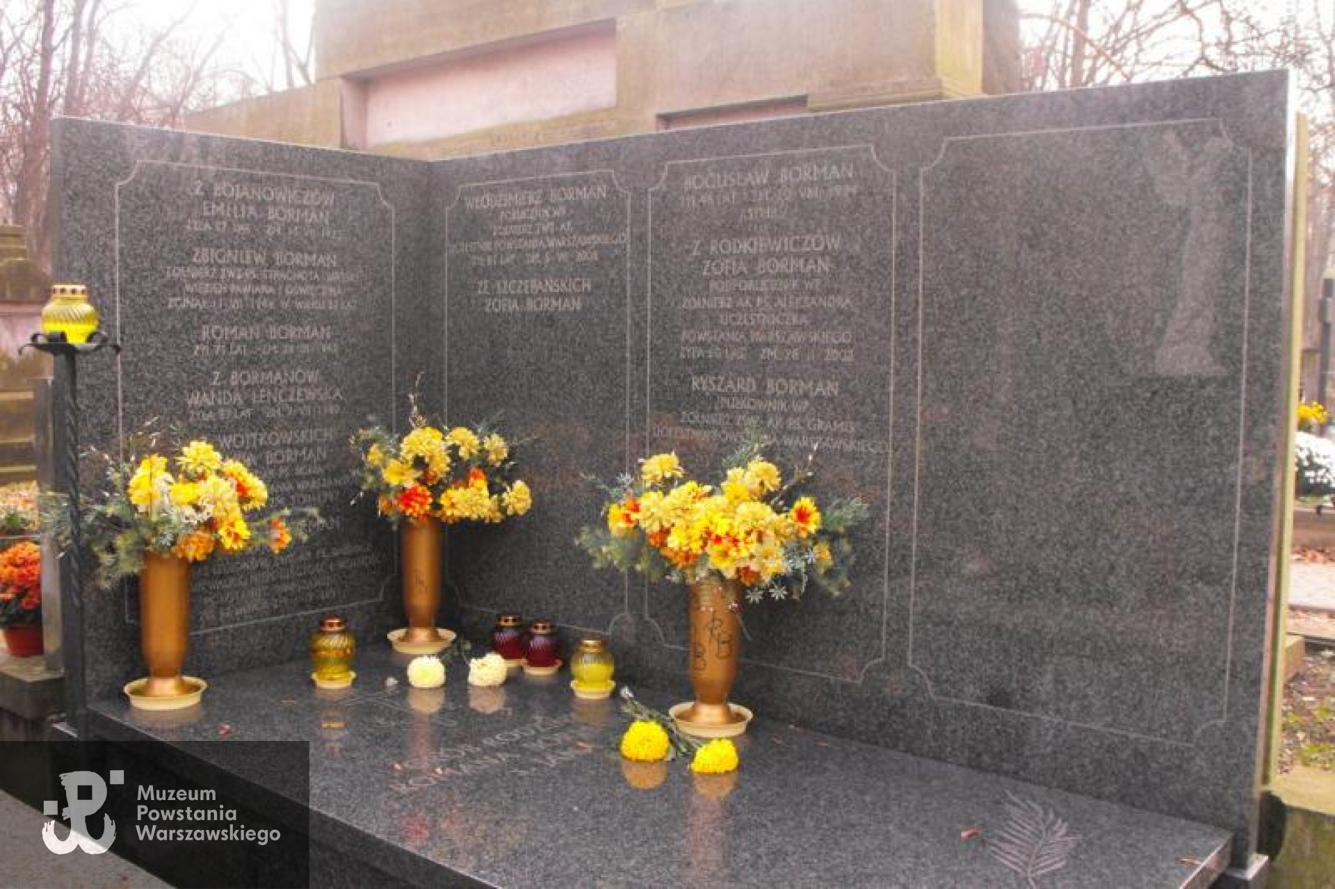 Źródło: https://cmentarze.um.warszawa.pl/pomnik.aspx?pom_id=25262 [dostęp: 04.06.2025].