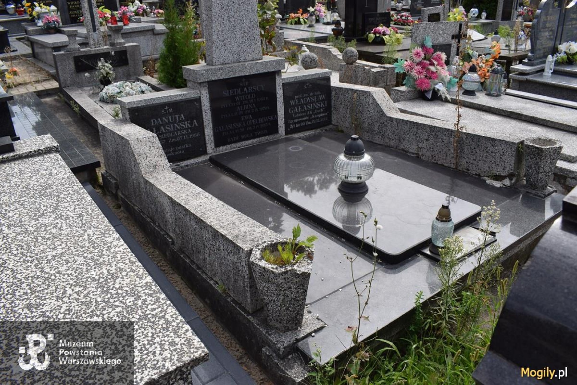 Źródło: http://mogily.pl/bialystok/Ga%C5%82asi%C5%84skiW%C5%82adys%C5%82aw_1698150 [dostęp: 20.03.2026].