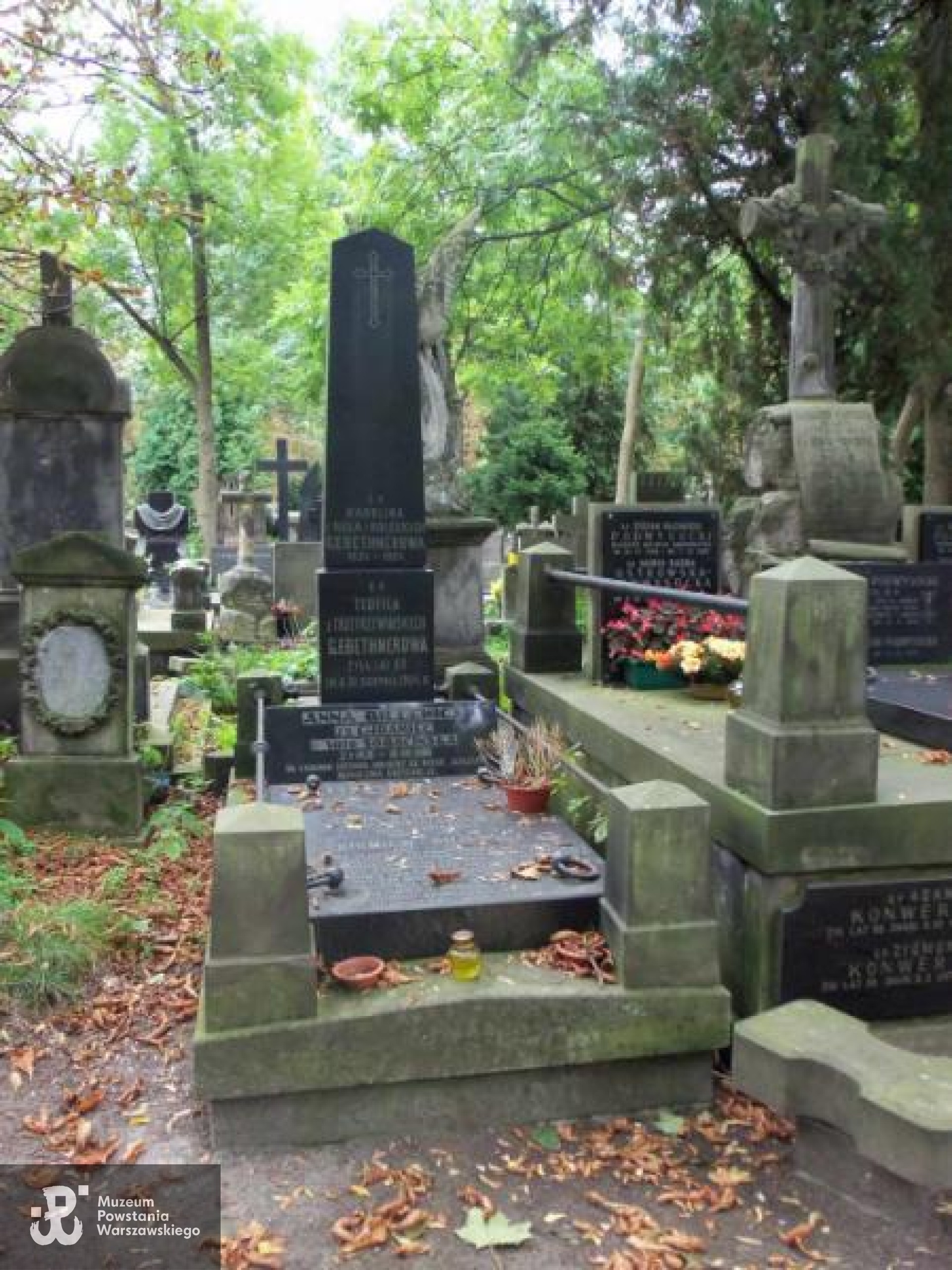 Źródło: https://cmentarze.um.warszawa.pl/pomnik.aspx?pom_id=14262 [dostęp: 26.05.2025].