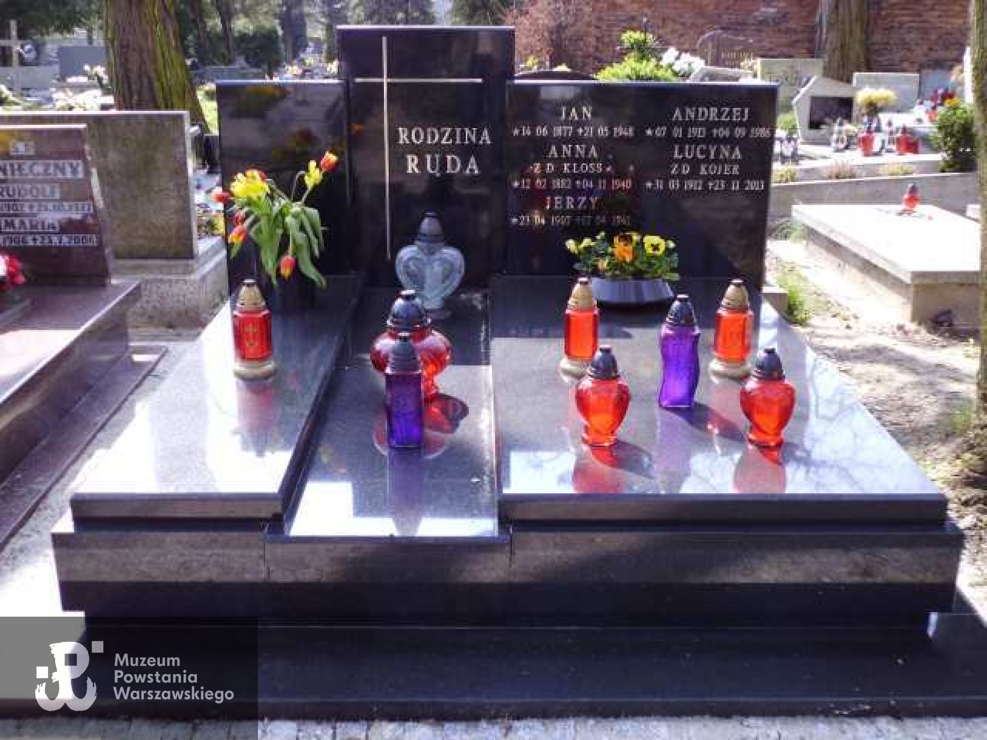 Źródło: https://katowice.grobonet.com/grobonet/start.php?id=detale&idg=40276 [dostęp: 14.11.2025].