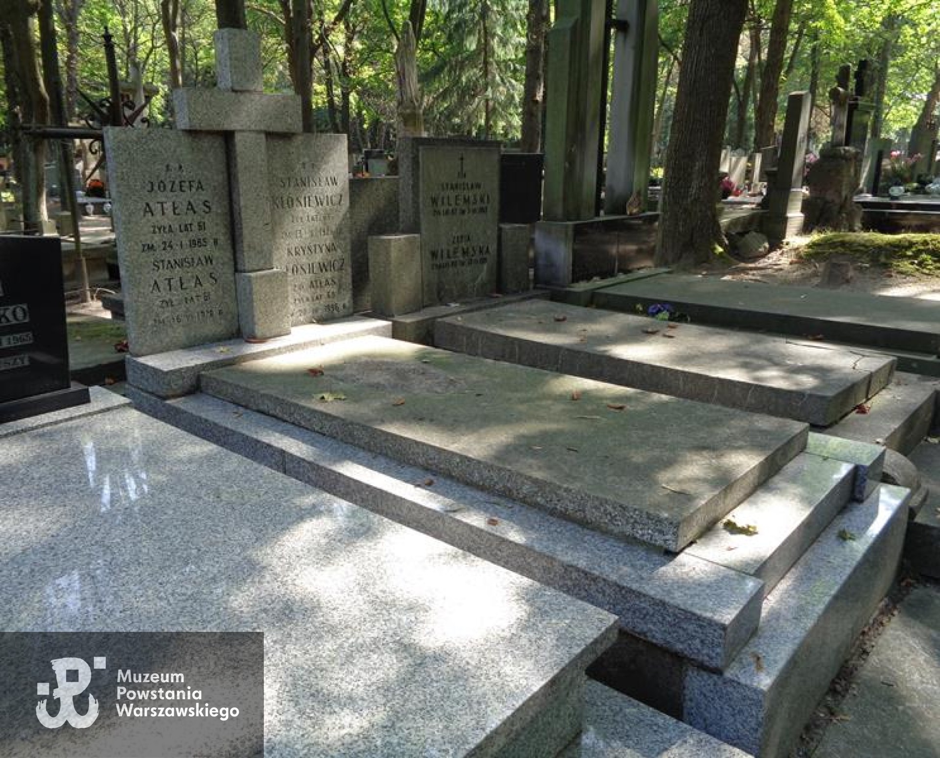 Źródło: https://cmentarze.um.warszawa.pl/pomnik.aspx?pom_id=49434 [dostęp: 25.04.2025].