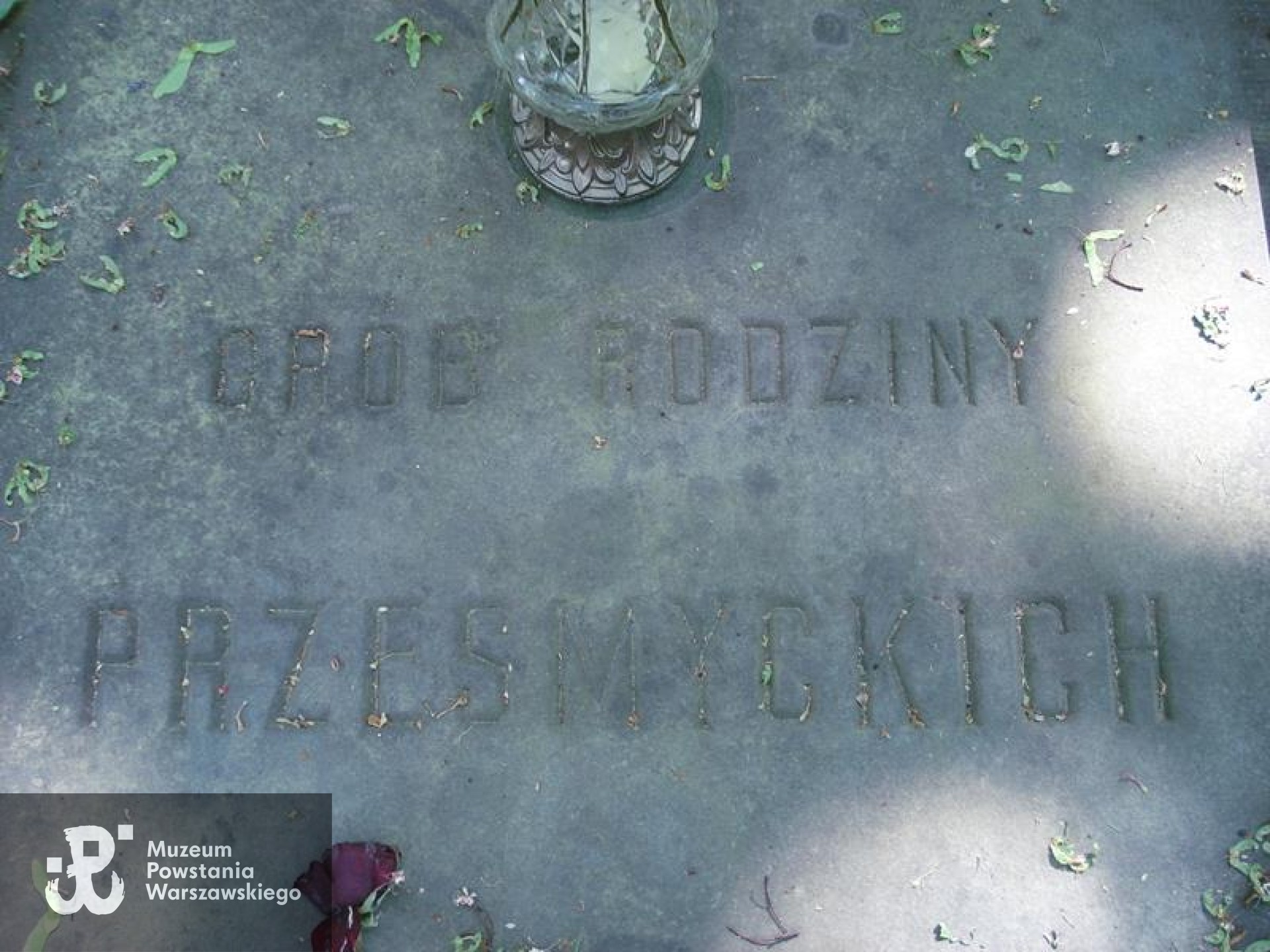 Źródło: https://cmentarze.um.warszawa.pl/pomnik.aspx?pom_id=62098 [dostęp: 23.04.2025].