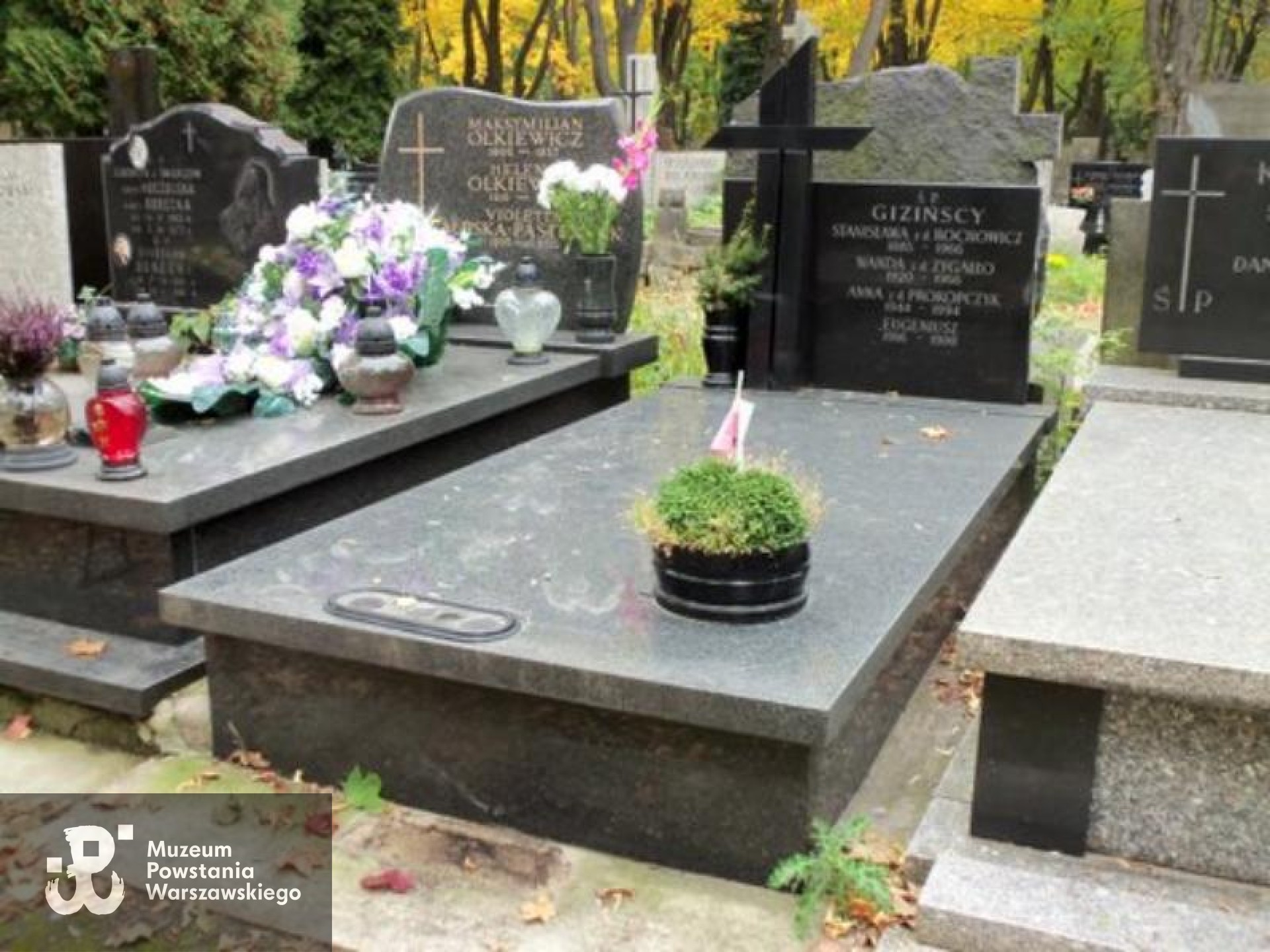 Źródło: https://cmentarze.um.warszawa.pl/pomnik.aspx?pom_id=28747 [dostęp: 17.03.2026].