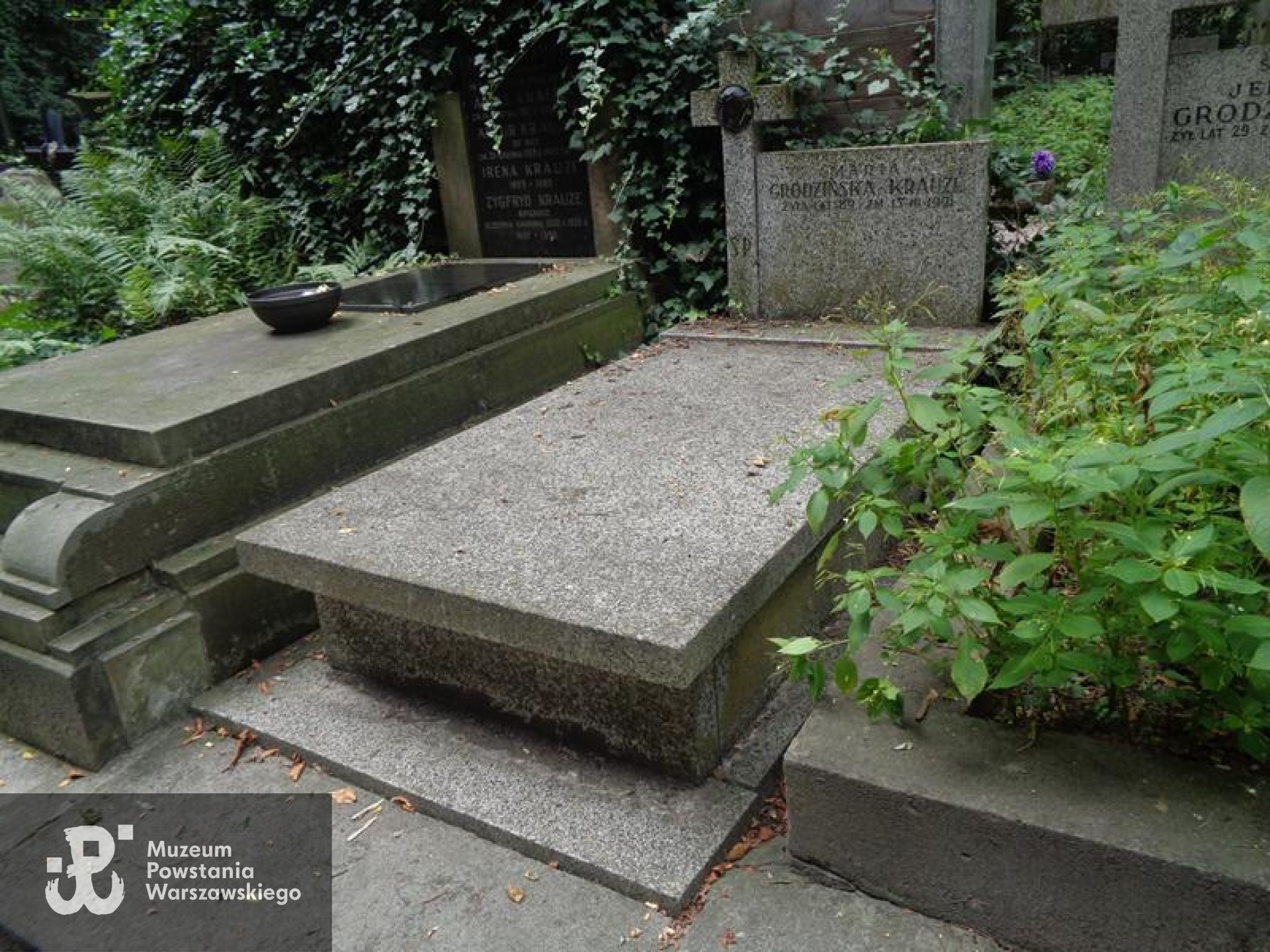 Źródło: https://cmentarze.um.warszawa.pl/pomnik.aspx?pom_id=52548 [dostęp: 15.04.2025].