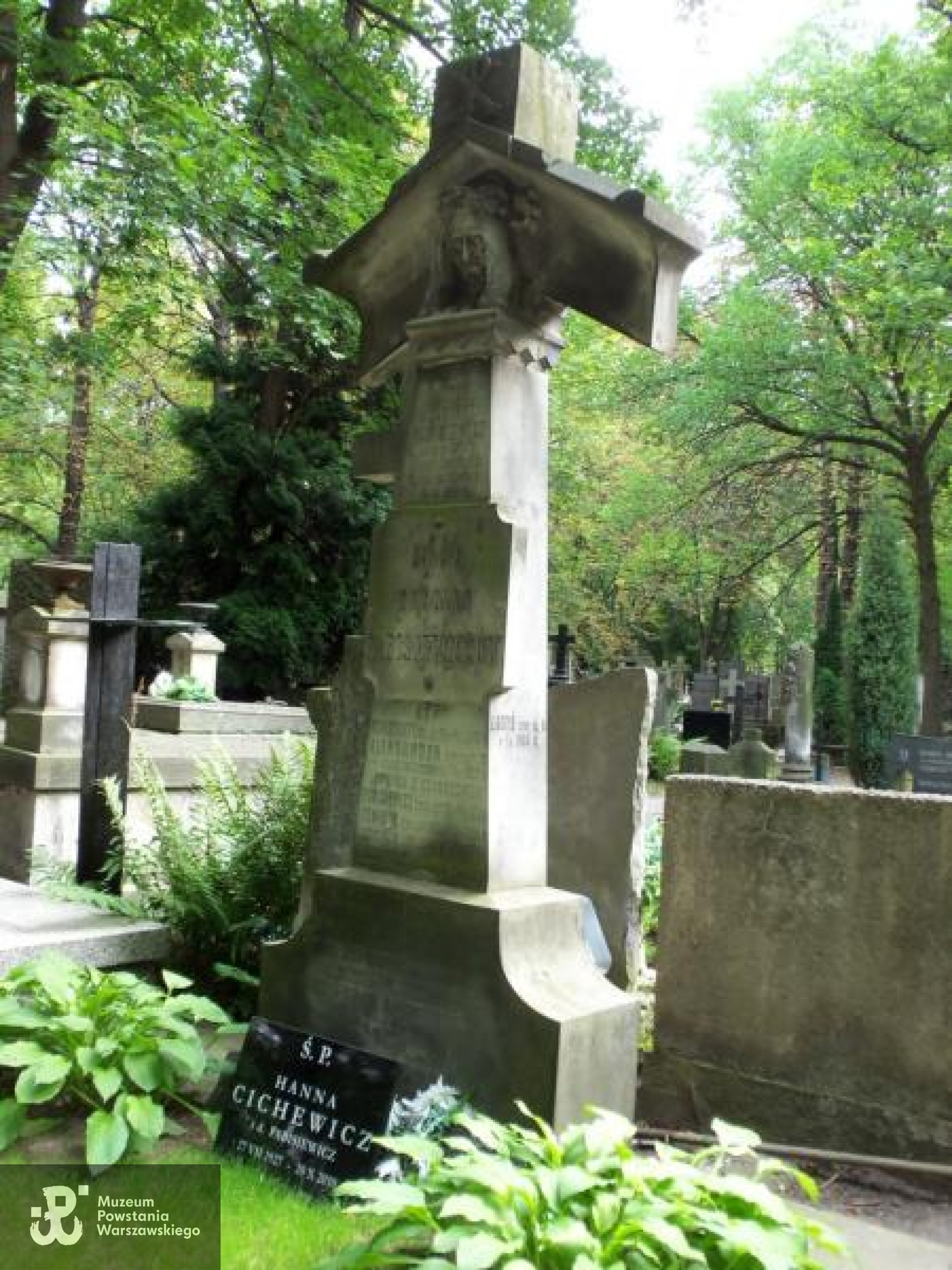 Źródło: https://cmentarze.um.warszawa.pl/pomnik.aspx?pom_id=21924 [dostęp: 9.04.2025].