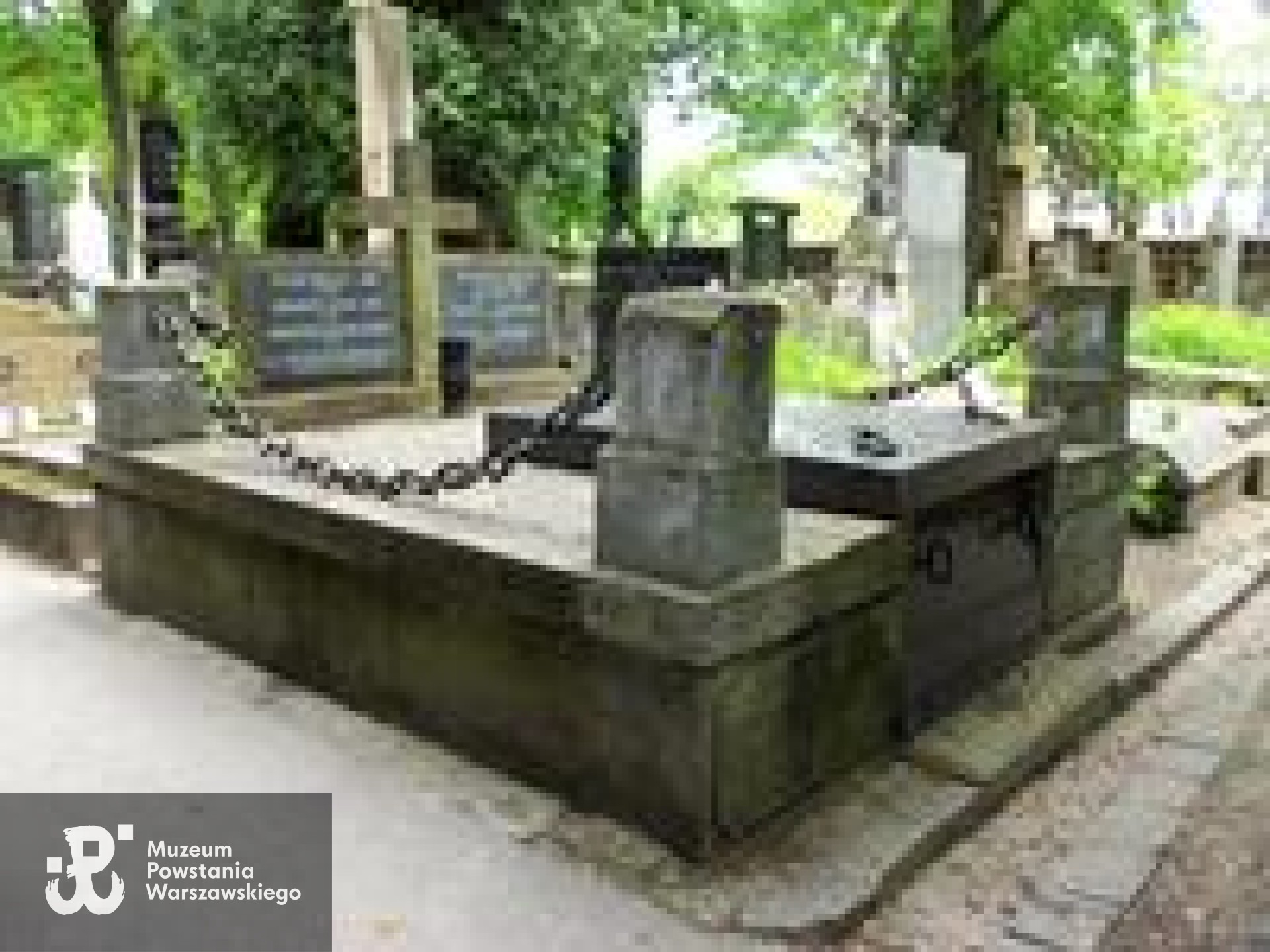 Źródło: https://cmentarze.um.warszawa.pl/pomnik.aspx?pom_id=4432 [dostęp: 10.04.2025].