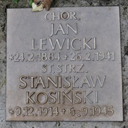 Źródło: https://www.polskiegroby.pl/osoba.php?jez=pl&osobaok=12948&nazwiskoimie=Kosi%C5%84ski%20Stanis%C5%82aw [dostęp: 23.09.2025].