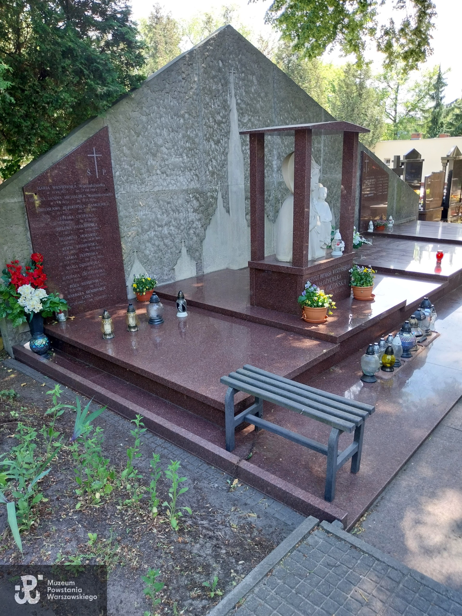 Źródło: VIII Liceum Ogólnokształcące im. Władysława IV w Warszawie.