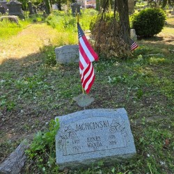 Źródło: https://pl.findagrave.com/memorial/203255566/henry-kazimierz-jachcinski [dostęp: 16.07.2026].
