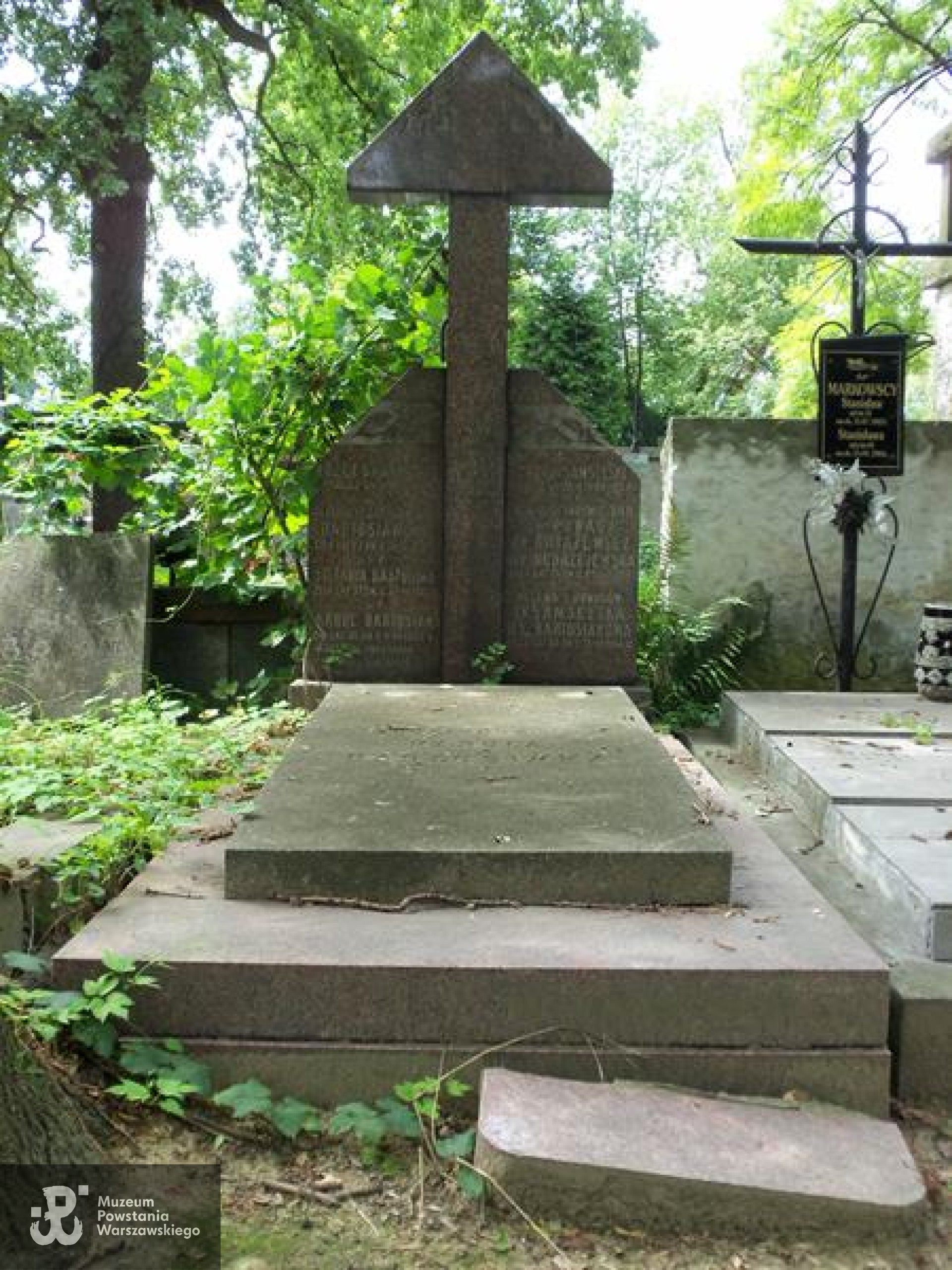 Źródło: https://cmentarze.um.warszawa.pl/pomnik.aspx?pom_id=40736 [dostęp: 13.05.2025].