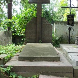 Źródło: https://cmentarze.um.warszawa.pl/pomnik.aspx?pom_id=40736 [dostęp: 13.05.2025].