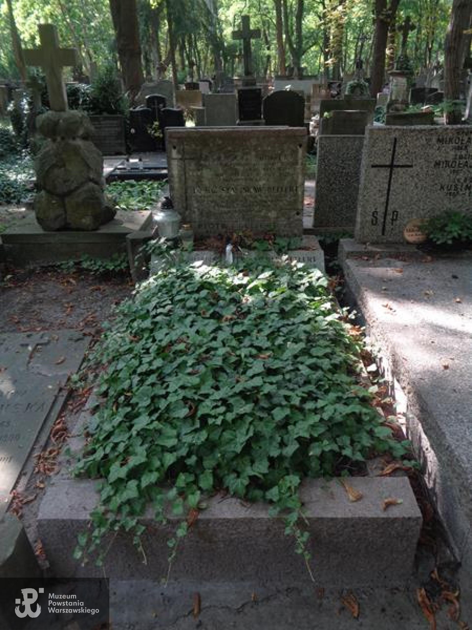 Źródło: https://cmentarze.um.warszawa.pl/pomnik.aspx?pom_id=52580 [dostęp: 16.05.2025].