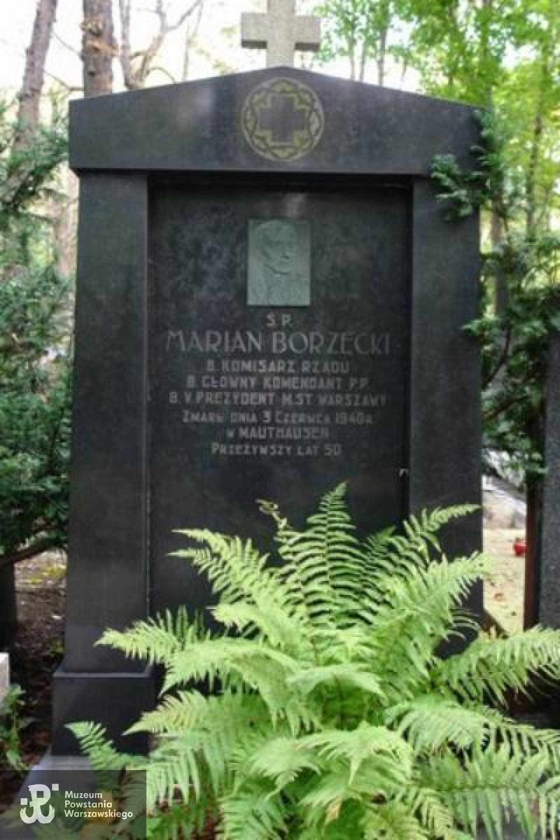 Źródło: https://cmentarze.um.warszawa.pl/pomnik.aspx?pom_id=30940 [dostęp: 06.06.2025].