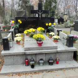 Źródło: https://cmentarze.um.warszawa.pl/pomnik.aspx?pom_id=15096 [dostęp: 03.09.2025].