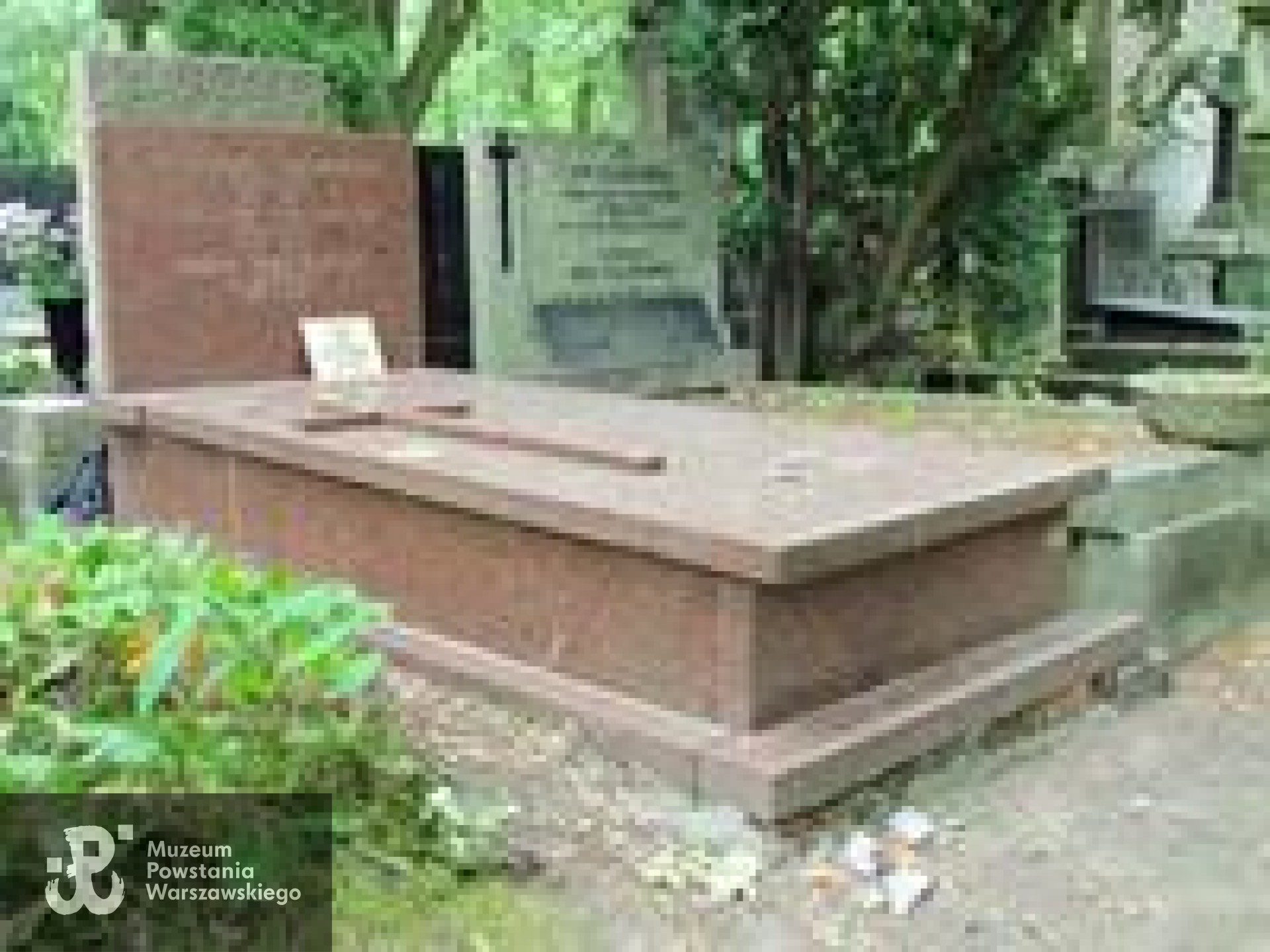 Źródło: https://cmentarze.um.warszawa.pl/pomnik.aspx?pom_id=31763 [dostęp: 10.04.2025].