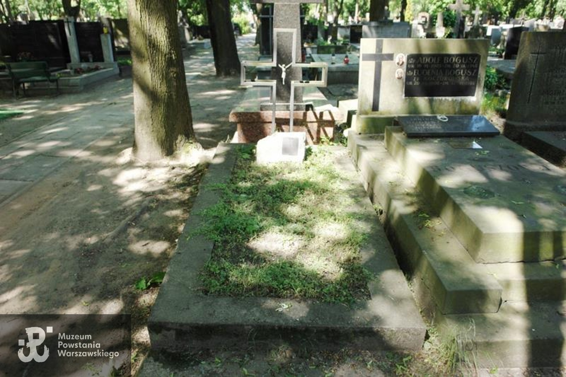 Źródło: https://cmentarze.um.warszawa.pl/pomnik.aspx?pom_id=36080 [dostęp: 8.07.2026].
