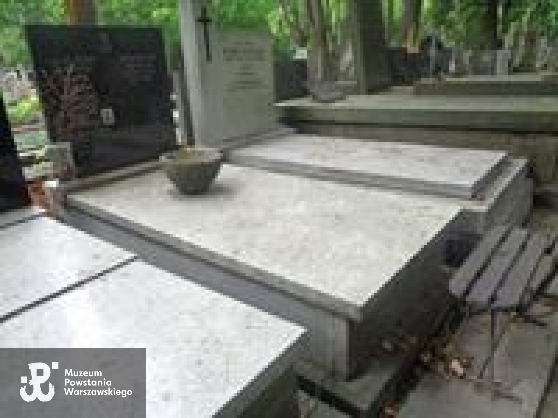 Źródło: https://cmentarze.um.warszawa.pl/pomnik.aspx?pom_id=50433 [dostęp: 10.04.2025].