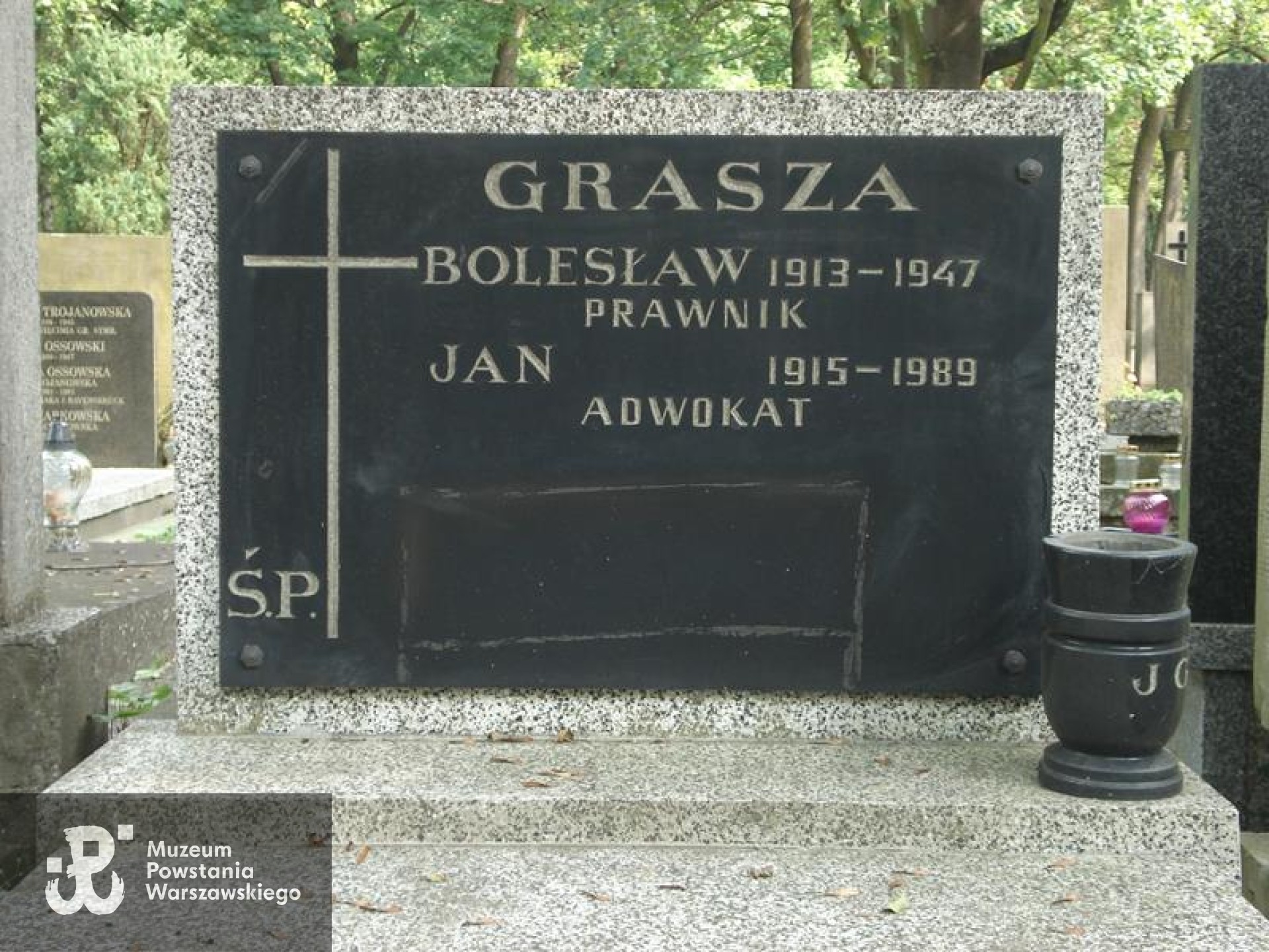 Źródło: https://cmentarze.um.warszawa.pl/pomnik.aspx?pom_id=47089 [dostęp: 16.04.2026].
