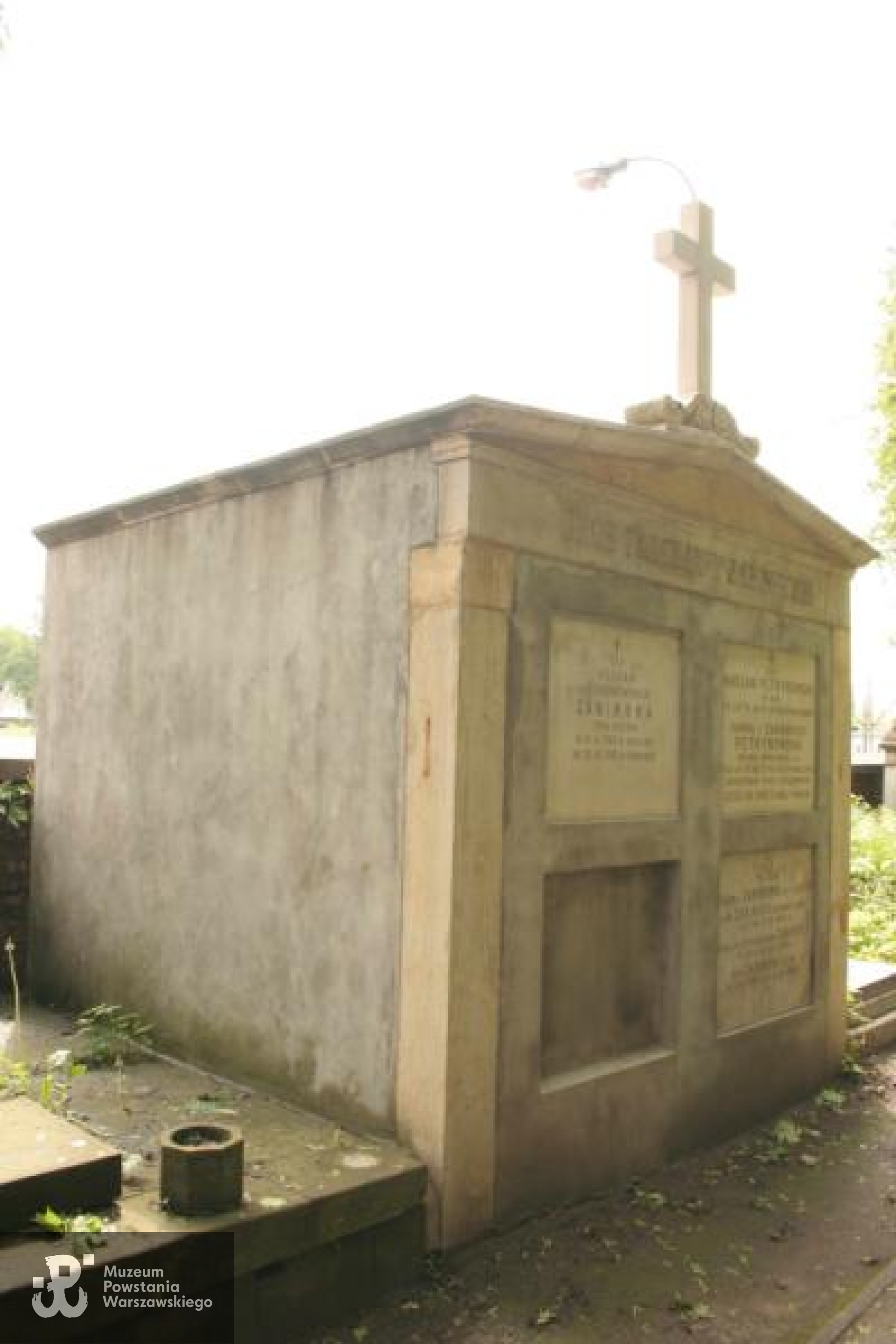 Źródło: https://cmentarze.um.warszawa.pl/pomnik.aspx?pom_id=2968 [dostęp: 10.04.2025].