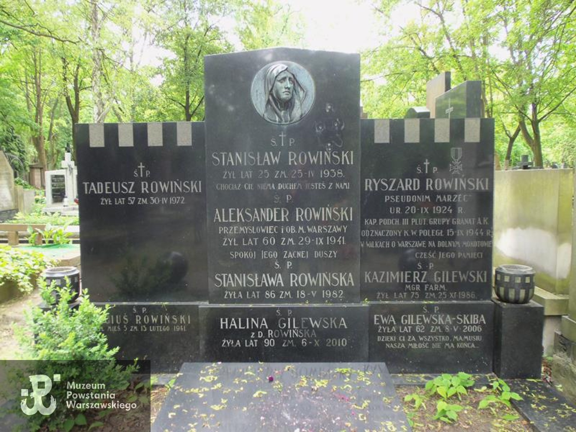 Źródło: https://cmentarze.um.warszawa.pl/pomnik.aspx?pom_id=39411 [dostęp: 23.04.2025].