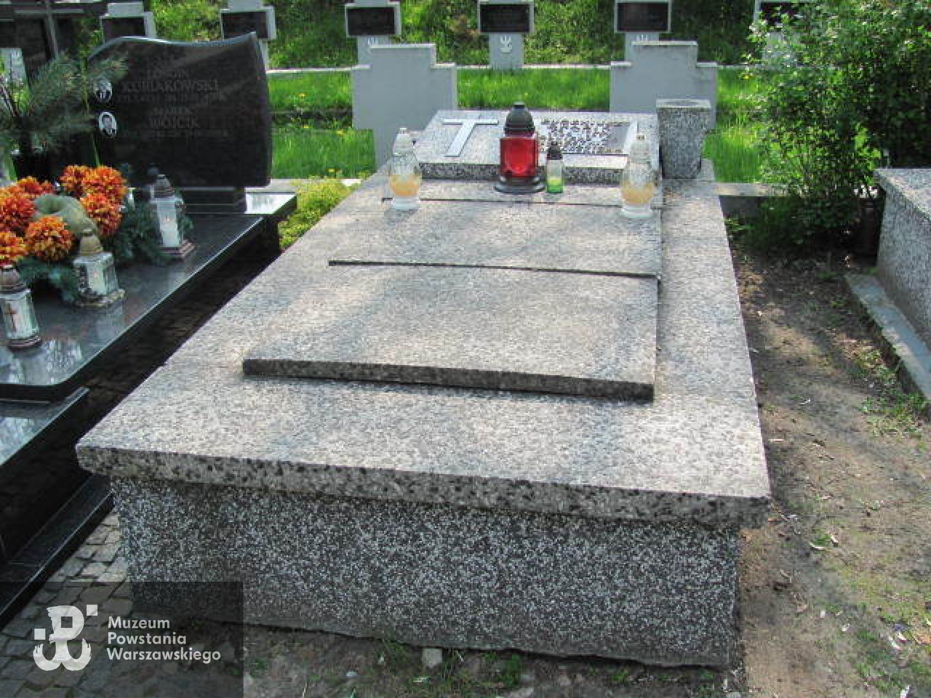 Źródło: https://skierniewiceparafialny.grobonet.com/grobonet/start.php?id=detale&idg=18906 [dostęp: 13.11.2025].