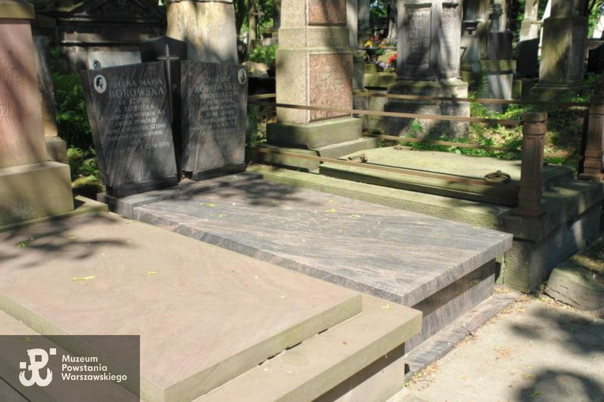 Źródło: https://cmentarze.um.warszawa.pl/pomnik.aspx?pom_id=836 [dostęp: 05.06.2025].