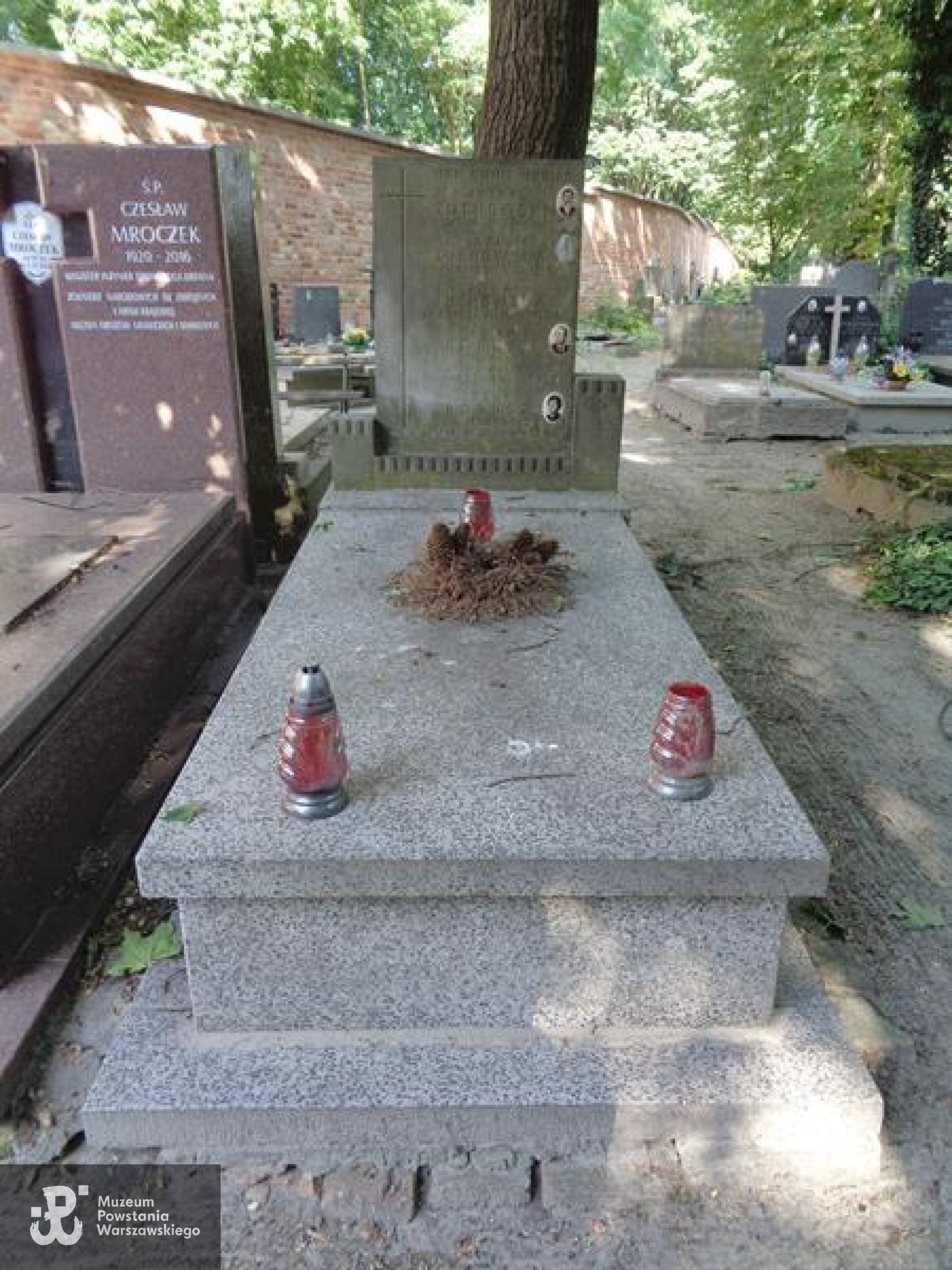 Źródło: https://cmentarze.um.warszawa.pl/pomnik.aspx?pom_id=68404 [dostęp: 02.06.2025].