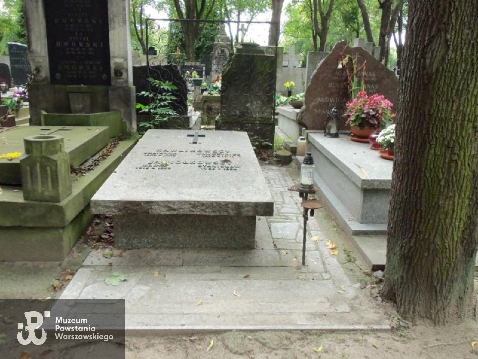 Źródło: https://cmentarze.um.warszawa.pl/pomnik.aspx?pom_id=22395 [dostęp: 19.06.2026].