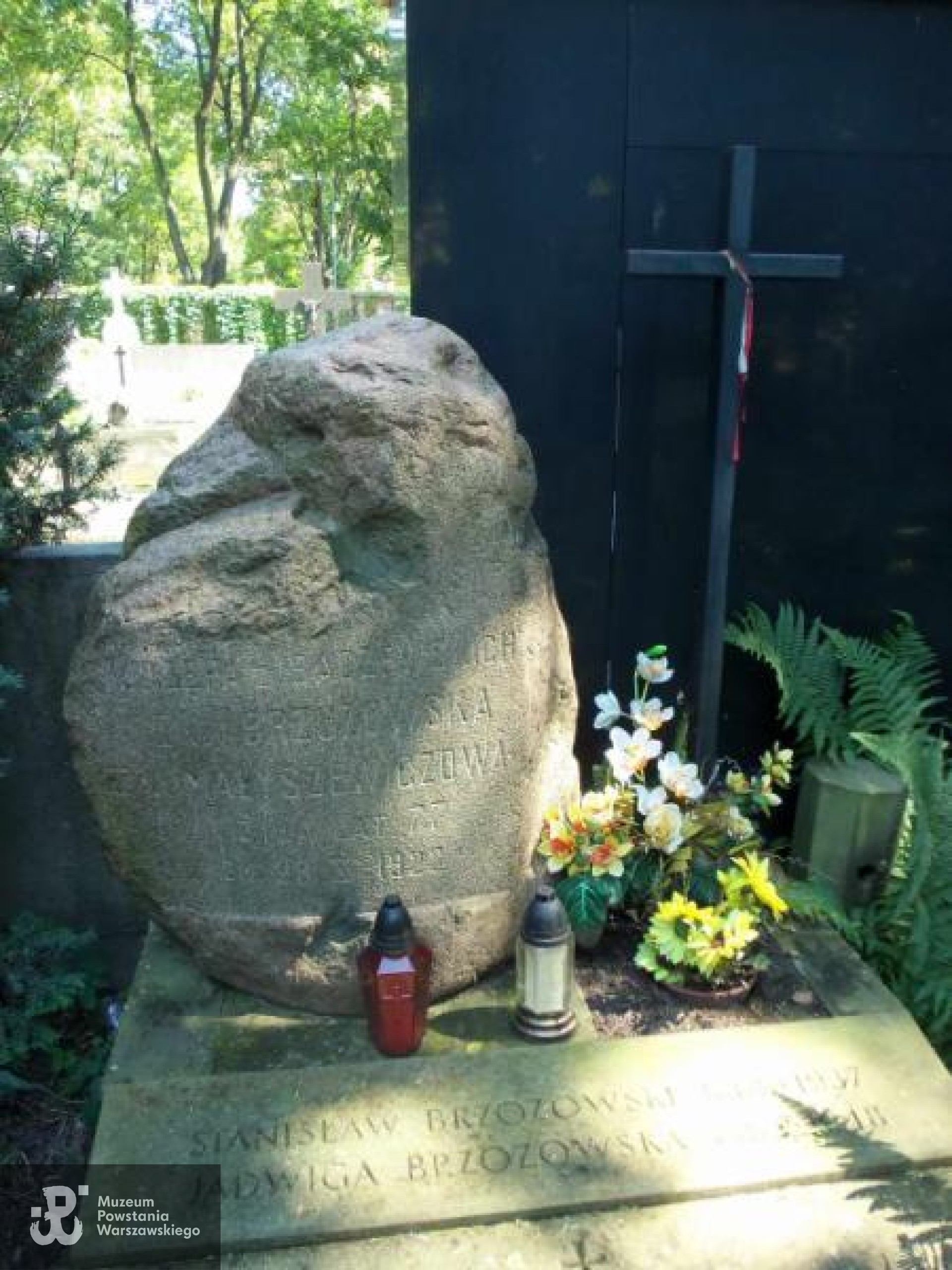 Źródło: https://cmentarze.um.warszawa.pl/pomnik.aspx?pom_id=11731 [dostęp: 10.04.2025].