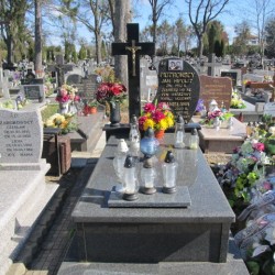 Źródło: https://szczytno.grobonet.com/grobonet/start.php?id=detale&idg=3073&inni=0&cinki=0 [dostęp: 28.01.2026].