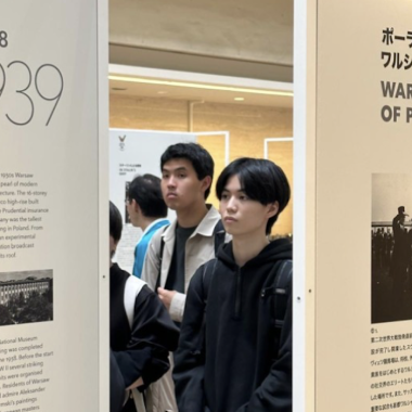 Tokio university students discover the story of WW2 Warsaw