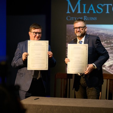 Powstańcze pamiątki z Izby Muzealnej PWPW trafiły do Muzeum Powstania Warszawskiego